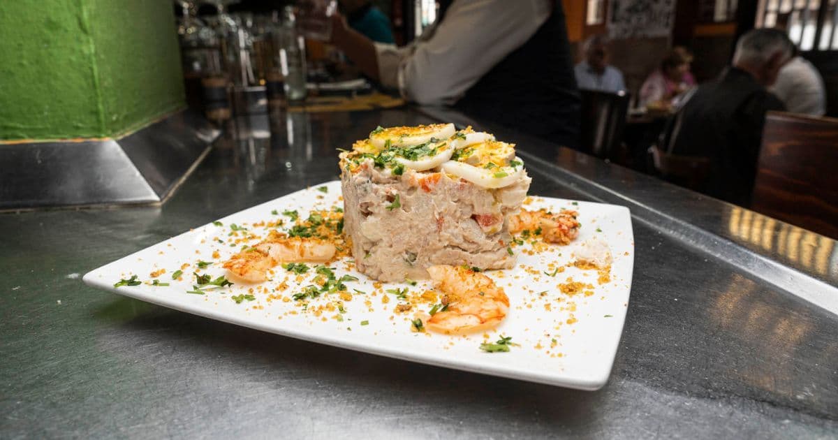 ensaladilla rusa con gambas - restaurante el imperial